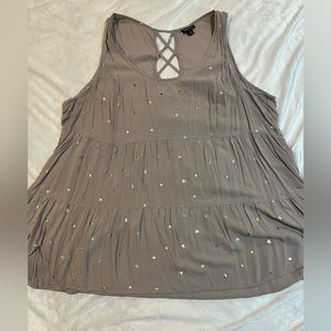 Super cute Torrid khaki colored sleeveless shirt with gold hearts. Size 2(X)